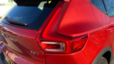 Volvo Xc40 2.0 T4 Momentum 5dr AWD Geartronic Petrol Estate